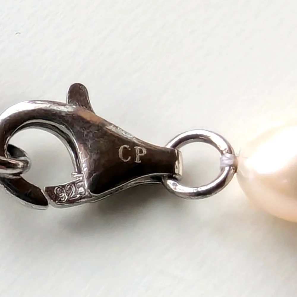 Freshwater Pearl Bracelet in Soft Pink with Silver Clasp - Picture 2 of 3